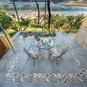kyveli-sea-view-apartment-in-argostoli.kefaloniahotels.net/